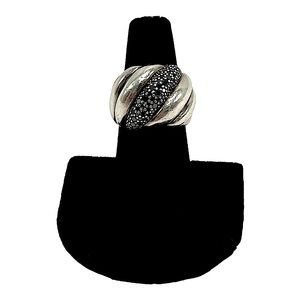 David Yurman Sculpted Hampton ring w Black pave diamonds! ALL OFFERS CON…